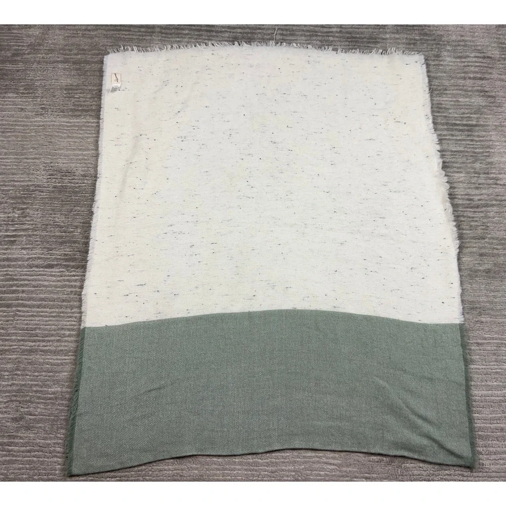 Universal Thread Scarf Womens OS Green Cream Colorblock Speckled Fringe Wrap